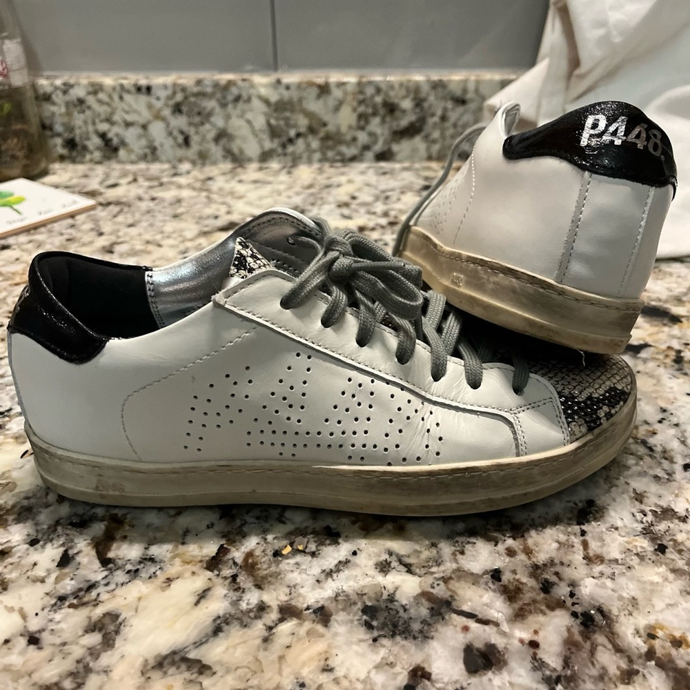P448 John Embellished Snake Print Womens EU 35 White Low Top Sneakers Shoes